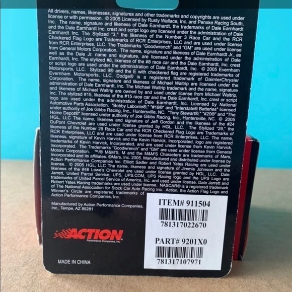 Dale Earnhardt Jr. #8 Winners Circle 1:87 scale die cast car keychain - Picture 2 of 2